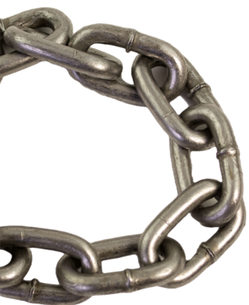 Close-up of #3 Heavy Duty Straight Link Chain forming a loop with large links against a white background.